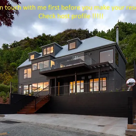 Viscount Lodge - Queenstown Sleeps 12 Guests
